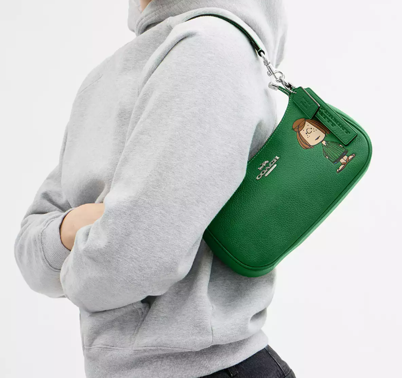 Coach X Peanuts - Teri Shoulder Bag With Character