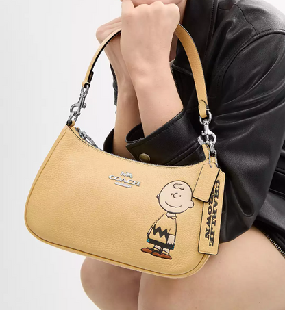 Coach X Peanuts - Teri Shoulder Bag With Character