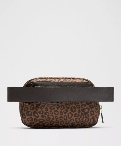 lululemon - Everywhere Belt Bag 1L "Leopardo Shift"
